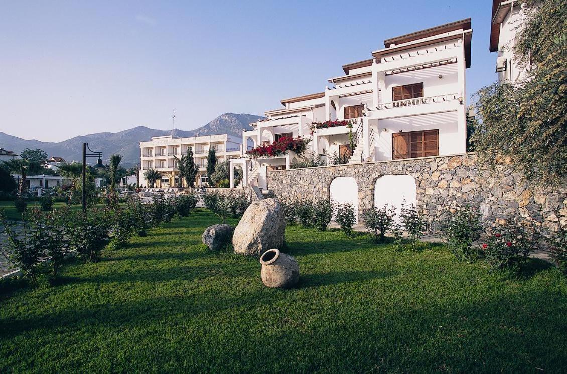 Altinkaya Holiday Resort Кирения Екстериор снимка
