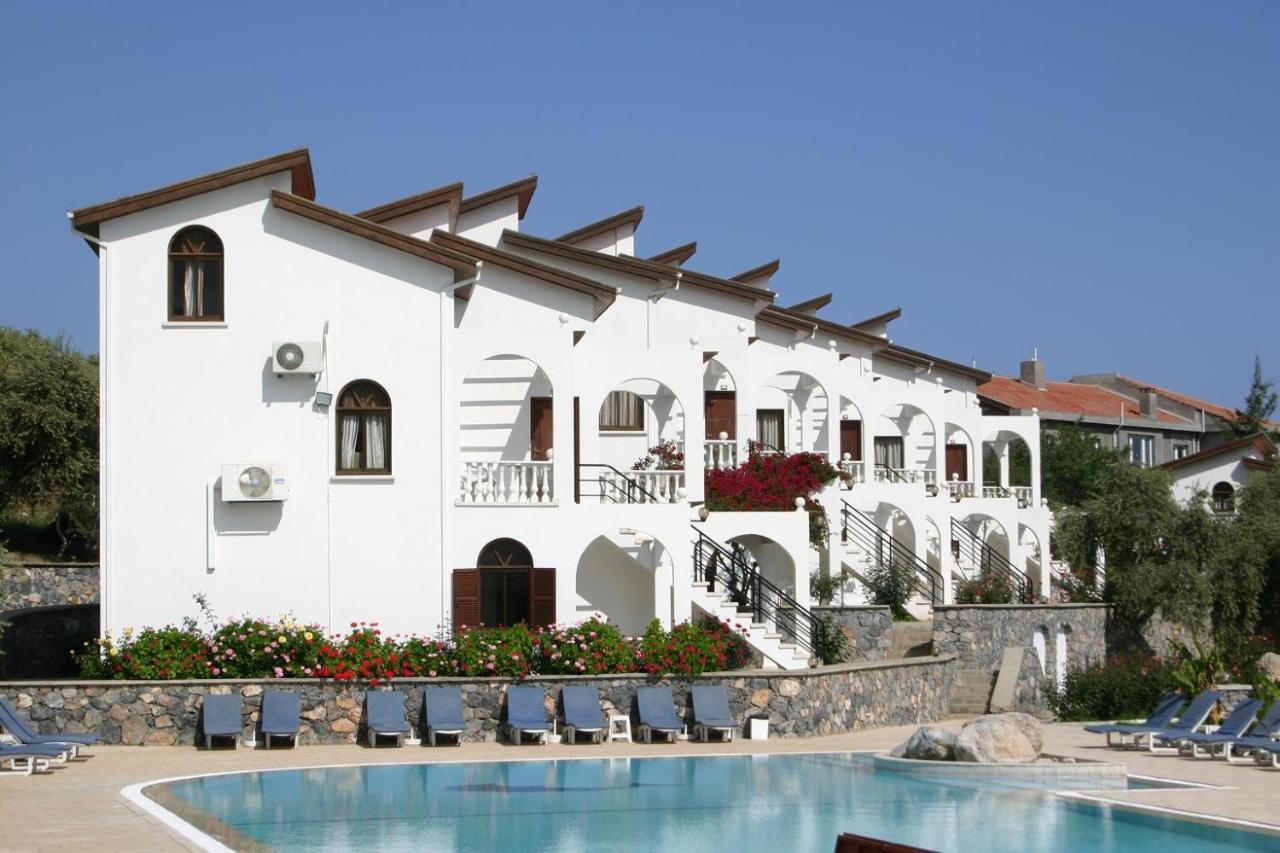 Altinkaya Holiday Resort Кирения Екстериор снимка